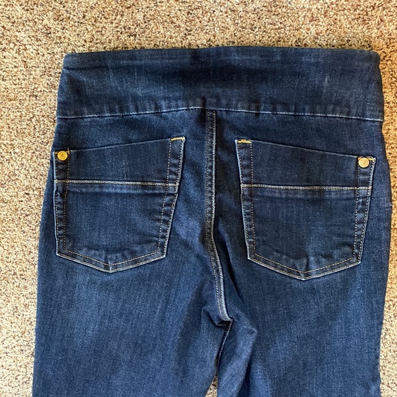 Rock and republic Jean leggings. - Picture 3 of 3